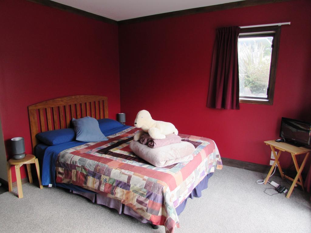 Birdsong Accommodation Хокитика Стая снимка